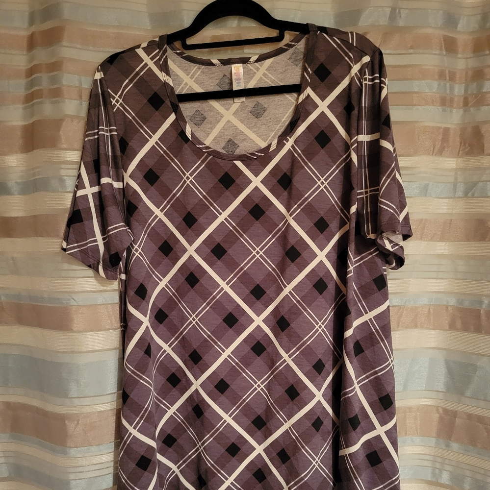 5/7 50% off bundles this week! Perfect swing tee